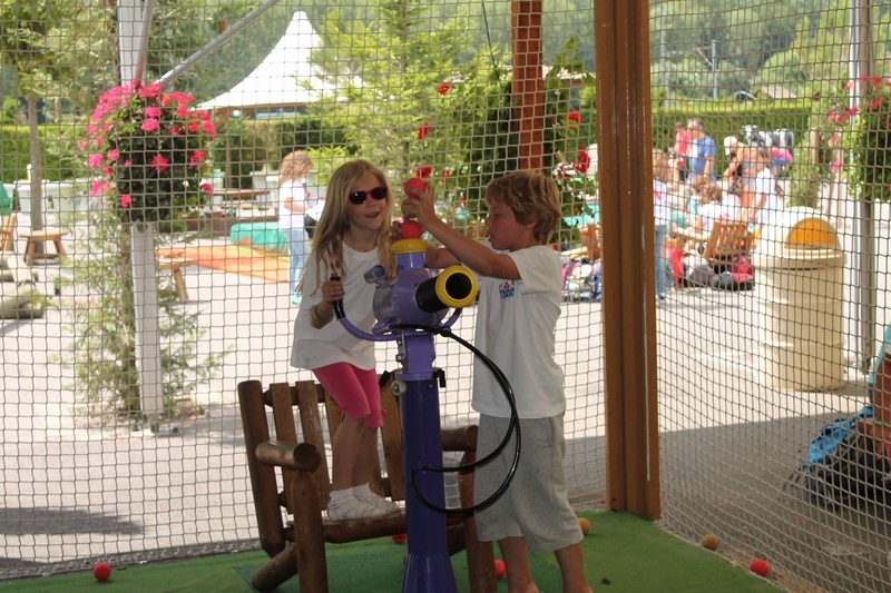 Village Camps International Summer Camp Leysin, Switzerland 2025-08-09 https://www.villagecamps.com/journals_admin/images/695-10-yellowgreenies (82).jpg